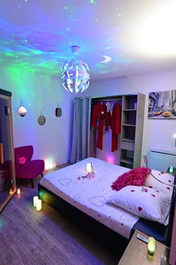 Luxe Sauna Privatif Et Grand Bain Jacuzzi A Deux A Biscarosse Plage Pour Nuit Romantique Avec Decoration Led Et Bougies Biscarrosse Bagian luar foto
