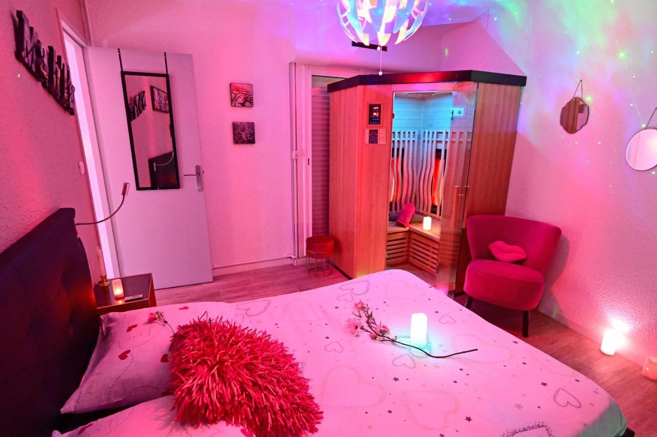 Luxe Sauna Privatif Et Grand Bain Jacuzzi A Deux A Biscarosse Plage Pour Nuit Romantique Avec Decoration Led Et Bougies Biscarrosse Bagian luar foto